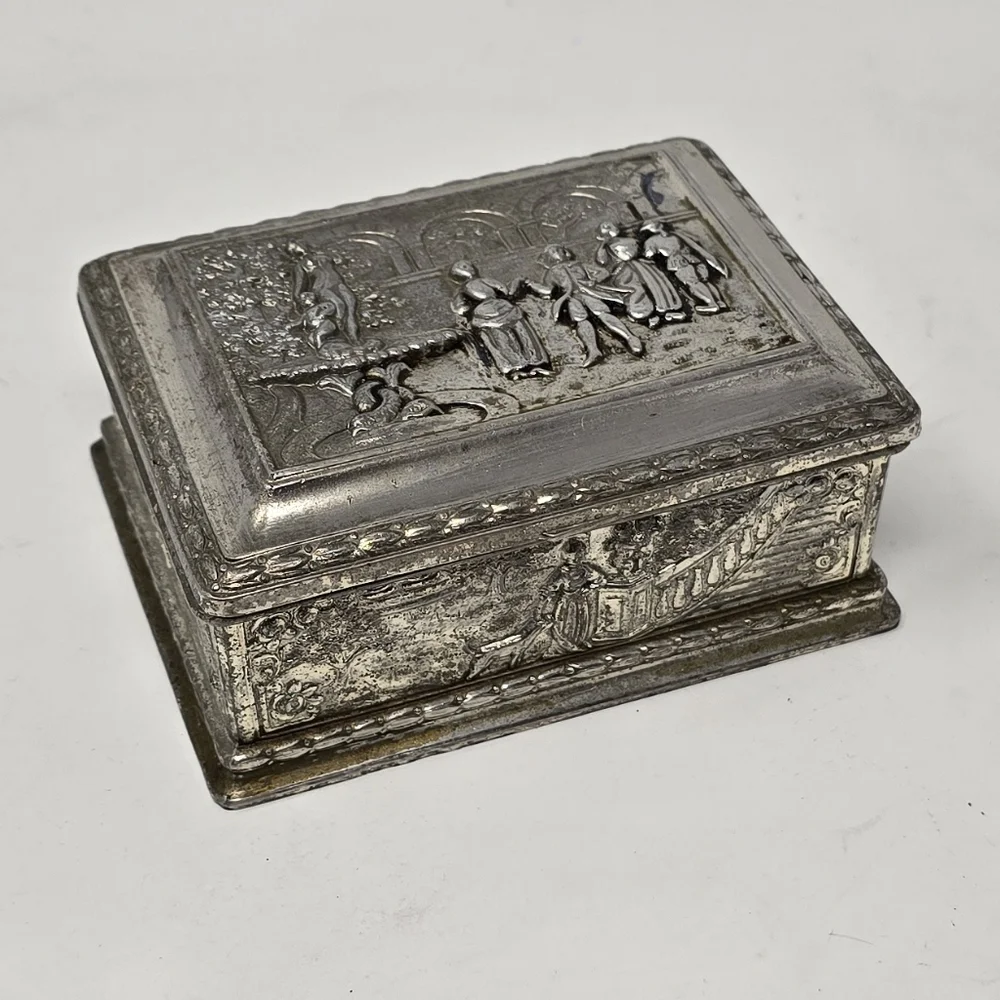 Vtg french jewelry box vanity‎ trinket box casket engraved hinged florentine